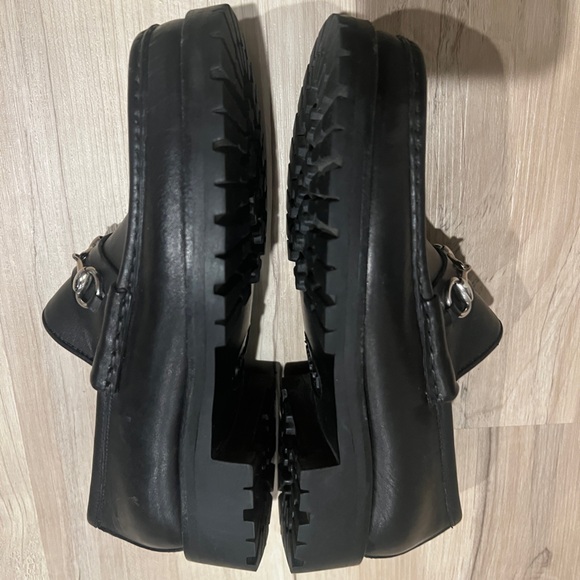 Authentic Gucci Horsebit Accent Leather Loafer - Picture 3 of 8